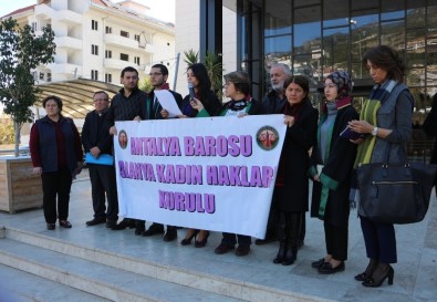Avukatlar Kadına Şiddeti Kınadı