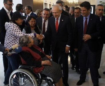 CHP Lideri Kılıçdaroğlu, Turizmcilerle Görüştü