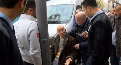 Ünlülerin Müzisyeni Muammer Amca'ya Ortaköy'de Otomobil Çarptı