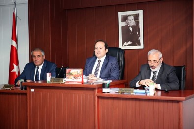Vali Ali Hamza Pehlivan İl Genel Meclisini Ziyaret Ederek Toplantıya Katıldı