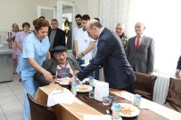 ORHAN ÇIFTÇI - Vali Çiftçi Huzurevi Sakinleriyle Bir Araya Geldi
