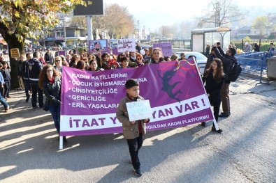 Zonguldak'ta 'Şiddete Hayır' Yürüyüşü