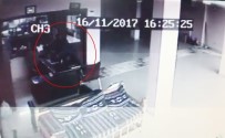 Dizüstü Bilgisayarı Montunun İçine Koyup Çaldı
