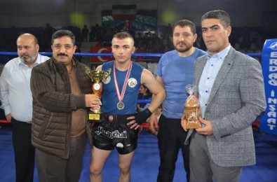 Türkiye - İran Uluslararası Muaythai Galası Düzenlendi