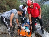MURAT TÜRKMEN - Zeytin Ağacından Kayalıklara Düşen Vatandaş 4 Saatte Kurtarıldı