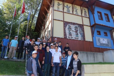 Afyonlu Gençler Bursa'ya Kültür Gezisi Gerçekleştirdi