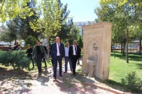 ENGELLİ RAMPASI - Batman'da Mehmet Uzun Parkı'na Kütüphane