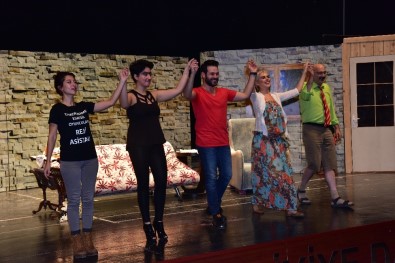 'Can Erik' Adlı Oyun Tiyatro Severlerle Buluştu