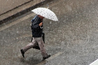 İzmir'de Sağanak Yağmur