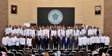 NEÜ'lü Genç Diş Hekimleri Beyaz Önlüklerini Giydi