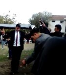 ÇALIŞAN ÇOCUKLAR - Düğünde Kalabalığın İçerisinde Defalarca Havaya Ateş Açtılar