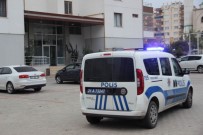 NAZIM HİKMET - Yine Bir Kadın Açıklaması Hem De Evinin Önünde