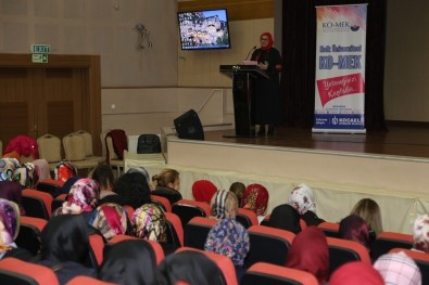 'Aile Okulu' İle KO-MEK Kursiyerleri Bilinçlendiriliyor