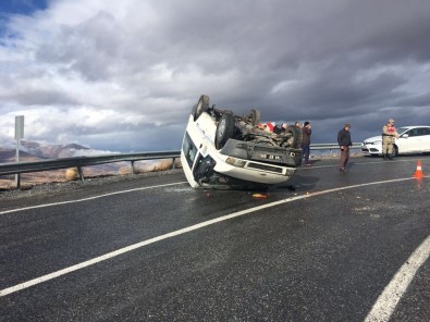 Belediye İşçilerini Taşıyan Servis Minibüsü Devrildi Açıklaması 11 Yaralı