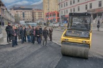 CÜNEYT EPCIM - Hakkari'de Yol Asfaltlama Çalışması