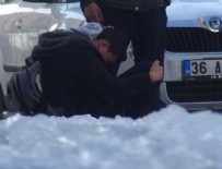 BUZ KÜTLESİ - Kars’ta başına buz kütlesi düşen liseli yaralandı