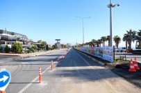 KONYAALTI SAHİLİ - Konyaaltı Sahil Yolunun Güney Şeridi Trafiğe Kapatıldı