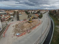 İSTİMLAK - Kütahya'da Trafik Problemi Oluşturulan Bina Kamulaştırılarak Yıkımı Gerçekleştirildi