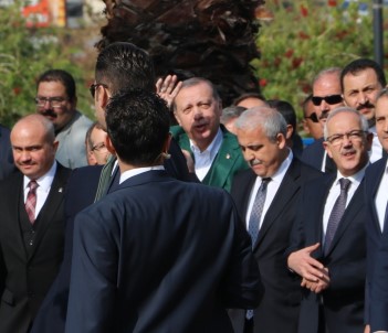 Cumhurbaşkanı Erdoğan Cuma Namazını Manisa'da Kıldı