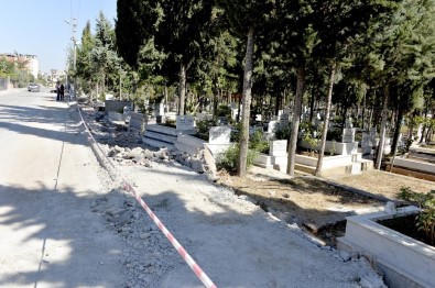 Mersin'de Mezarlık Duvarları Yenileniyor