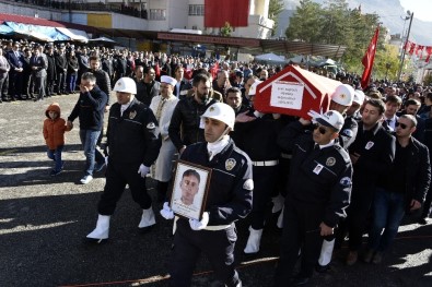 Şehit Polis Memuru Olgun Gülay İçin Gümüşhane'de Resmi Tören Düzenlendi