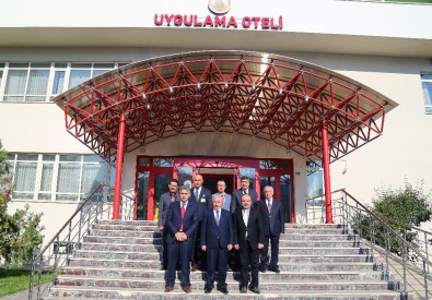 Vali Kamçı'dan Okul Ziyaretleri