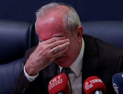 AK Partili vekil gözyaşlarına boğuldu