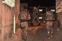 Diyarbakır'da Yüzlerce Polisin Katılımıyla Hava Destekli Asayiş Uygulaması