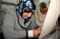 BEYYURDU - Elazığ'da Hastalar Halı Kursu İle Hem Meslek Öğreniyor, Hem Terapi Görüyor