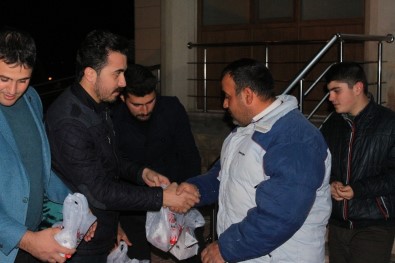 Erzincan AK Parti Gençlik Kolları'ndan Ahıska Türklerine Kandil Simidi