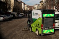 TUNALı HILMI - Kızılay Günde 10 TL'ye Temizleniyor