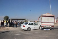 HAYVAN PAZARI - Şanlıurfa'da Otomobil Kamyonete Çarptı Açıklaması 4 Yaralı