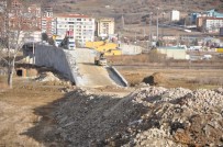 ÜST GEÇİT - Üst Geçit Çalışmaları Sürüyor