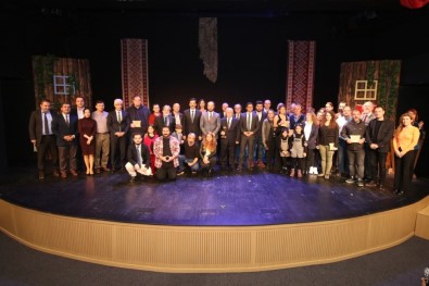 Akçaabat Belediye Tiyatrosu'na 2 Ödül Birden