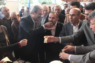 CHP'li Başkan Çetin, AK Parti Milletvekili Dağlı'yı Balla Besledi