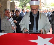 İBRAHIM TAŞDEMIR - Şehit polisin cenaze namazını imam babası kıldırdı