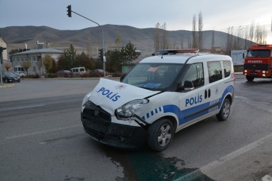 Sivas'ta Trafik Kazası Açıklaması 9 Yaralı