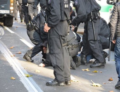 Almanya'da PKK'lılar polisler ile çatıştı