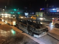 METRO İSTASYONU - Beşiktaş'ta Seyir Halindeki Otomobil Alev Aldı