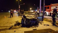 İki Otomobil Çarpıştı 1 Kişi Öldü 2 Kişi Yaralandı