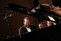 SÜHER PEKİNEL - Piyano Festivalinde Son Dakika Kazasına Büyük Jest