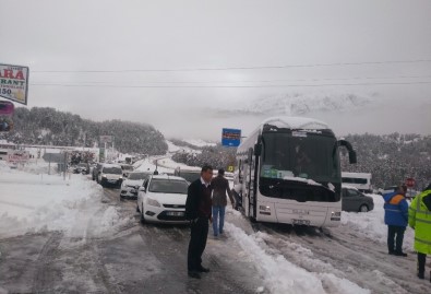 Seydişehir-Antalya Karayolu Kardan 5 Saat Kapandı