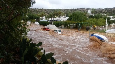 Silifke'de Yağışlar Taşkına Neden Oldu