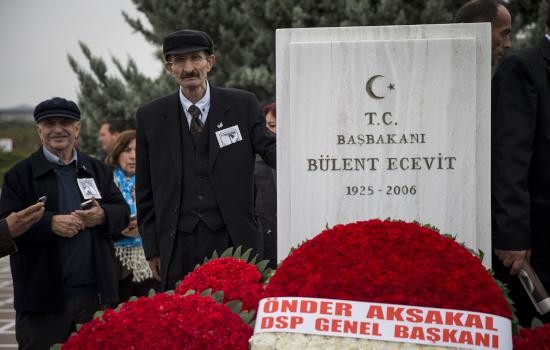 Bülent Ecevit vefatının 11'inci yılında mezarı başında anıldı