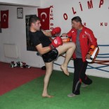 ALTIN KEMER - Milli Formayı Giyebilmek İçin Türk Vatandaşı Olmak İstiyor