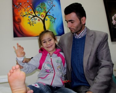 Parmağını Kaybeden Çocuğa Ayak Parmağını Naklettiler