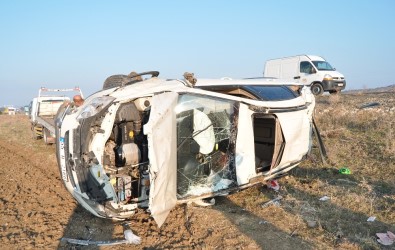 Takla Atan Otomobilin Sürücüsü Öldü, Arkadaşı Ağır Yaralandı