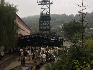 Zonguldak'ta İşçiler Kendilerini Madene Kilitledi
