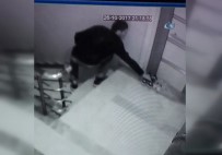 Apartmandan Ayakkabı Hırsızlığı Böyle Görtüntülendi