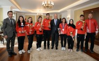 AVRUPA ŞAMPİYONU - Şampiyonlardan Vali Azizoğlu'na Ziyaret